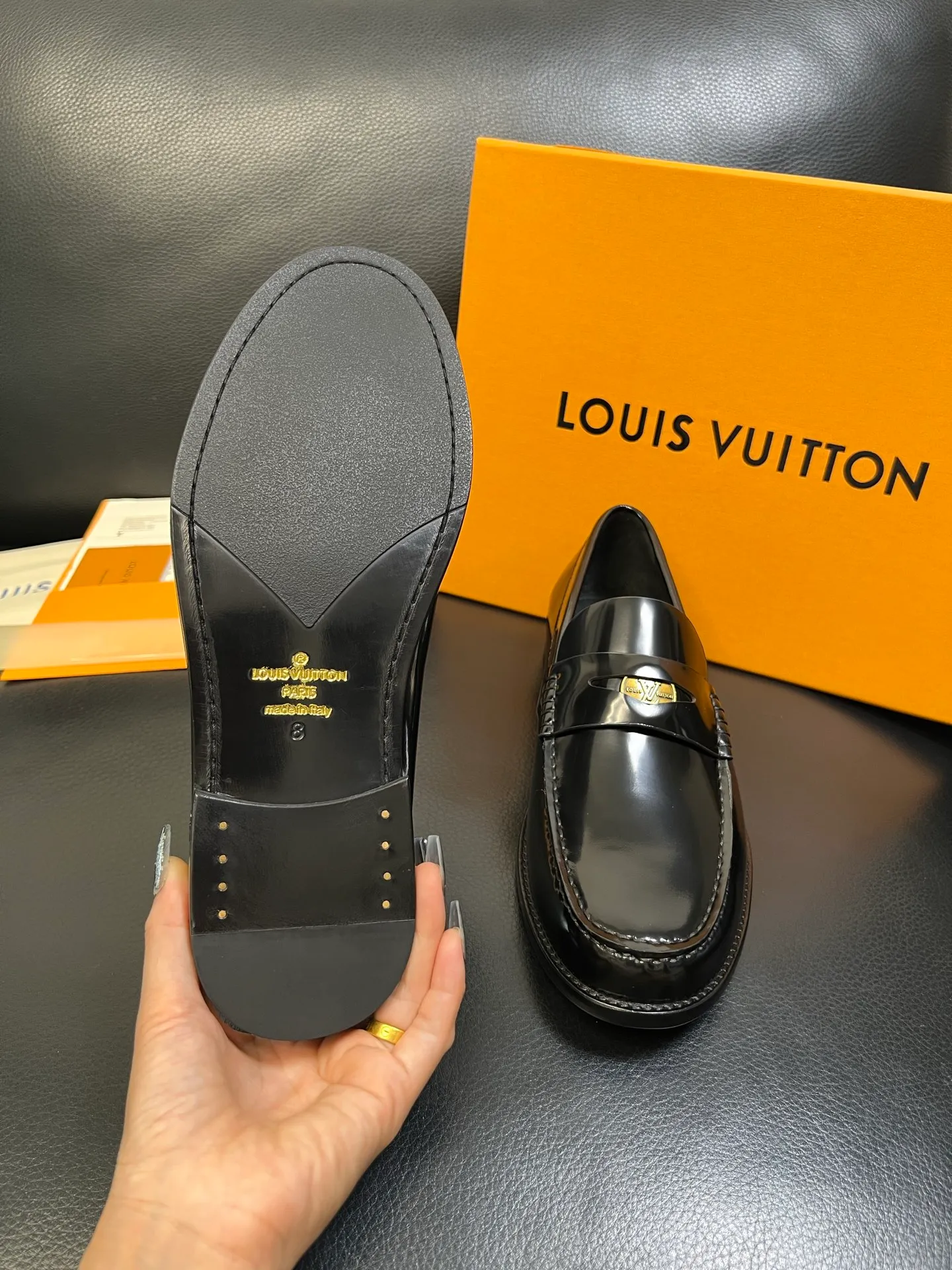 Men's shoes 💰920 Lv high quality top crafts Louis Vuitton leather shoes counter synchronized with original factory configuration, uppers imported from Italy, imported water-dyed cowhide lining, soles: original genuine leather soles specially provided by the original factory, original factory and single goods, welcome to compare, code number 39-44 (customized 38 45 46)